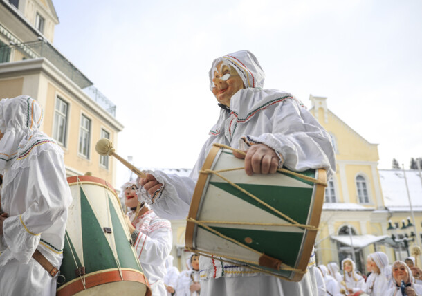     Drum women in the Ausseer carnival 